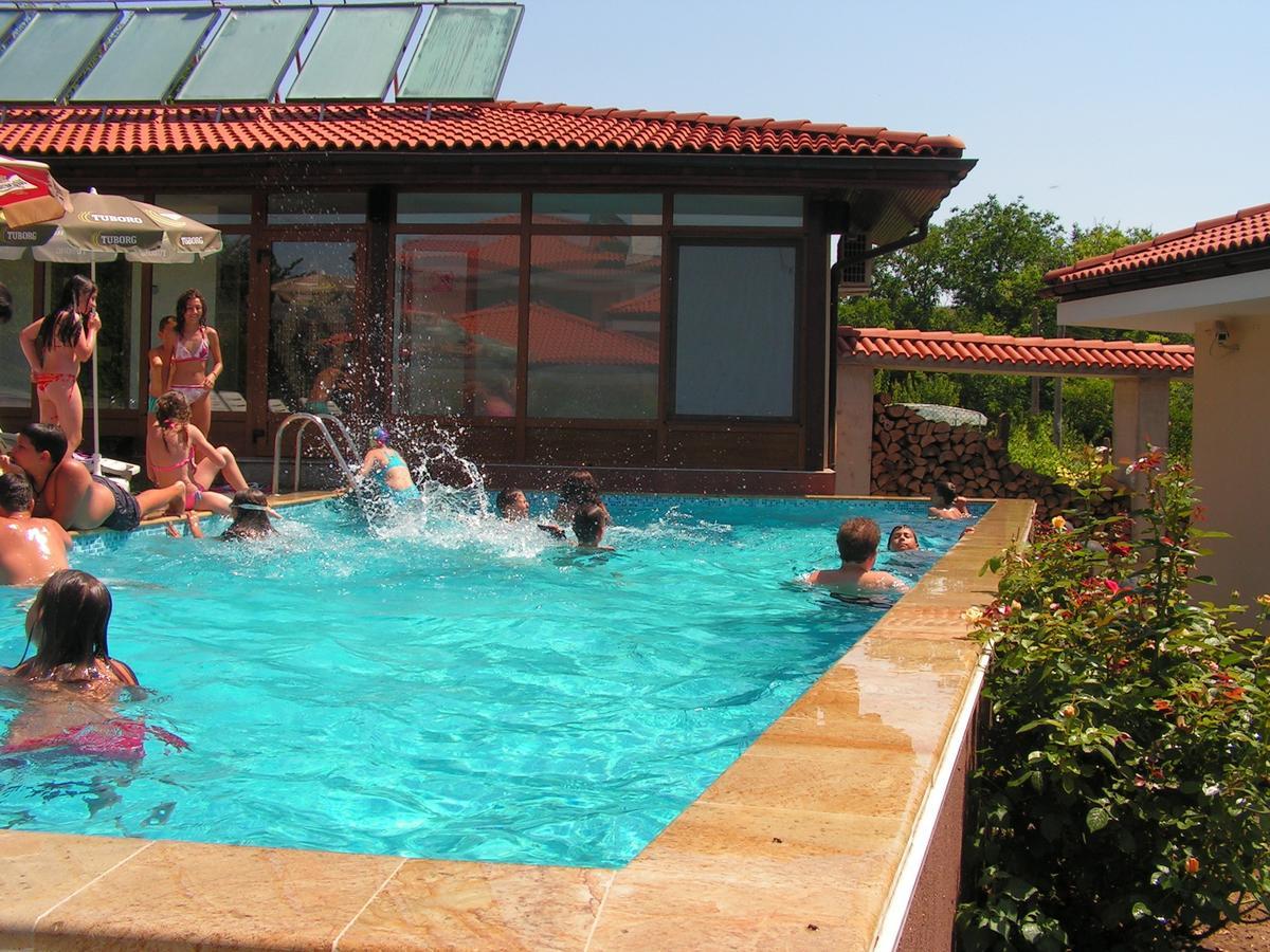 Hotel Black Stork Nisovo Dış mekan fotoğraf